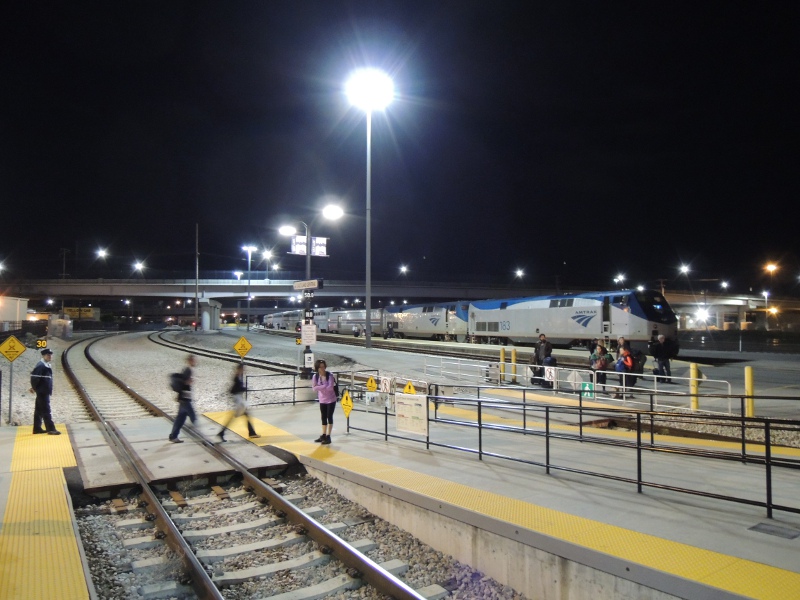 Der California Zephyr wartet im Bahnhof Salt Lake City auf die Abfahrt