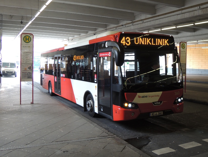 Bus der ASEAG in Aachen Bushof