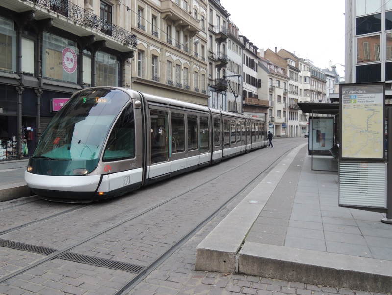 Eurotram an der Haltestelle Alt Winmärik