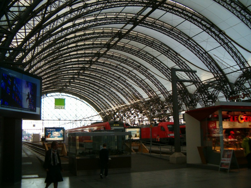 Dresden Hbf im April 2012