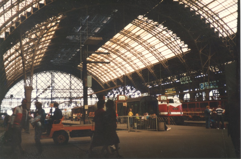 Dresden Hbf im Juli 1990