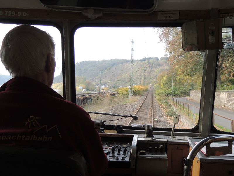 798 der Kasbachtalbahn bei der Einfahrt auf die Steilstrecke