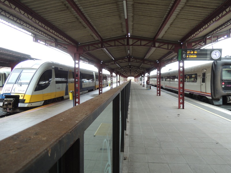 Schmal- und Breitspur im Bahnhof von Ferrol