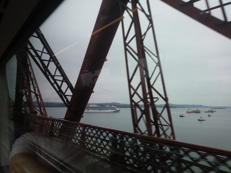 Fahrt über die Forth Bridge