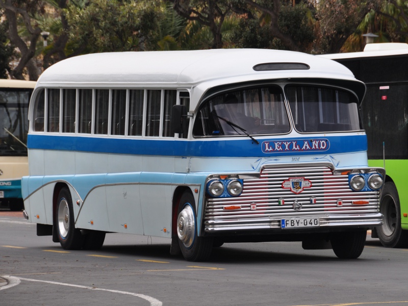 historischer Bus auf Malta