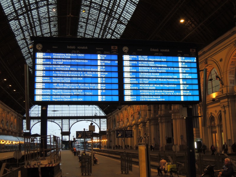 Anzeigetafel in Budapest-Keleti