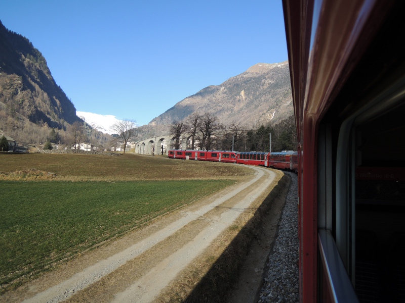 Fahrt durch den Kreisviadukt von Brusio