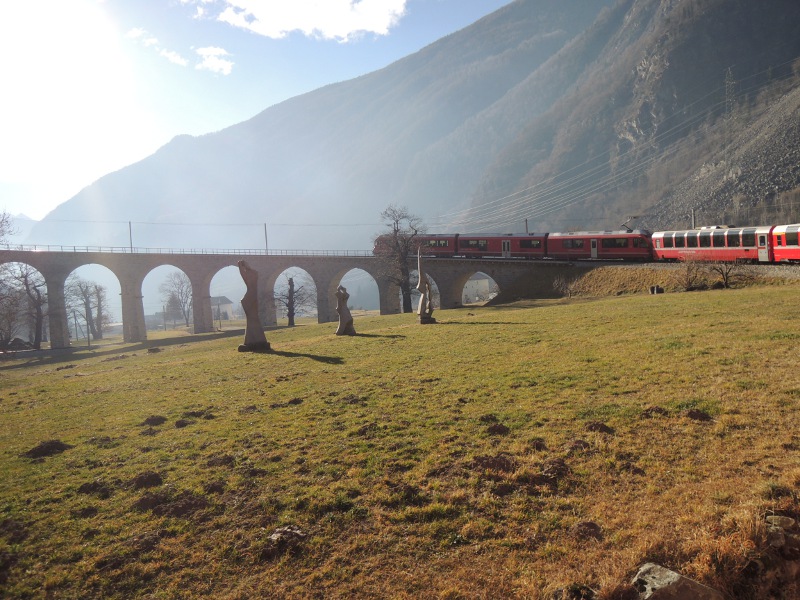 Fahrt durch den Kreisviadukt von Brusio