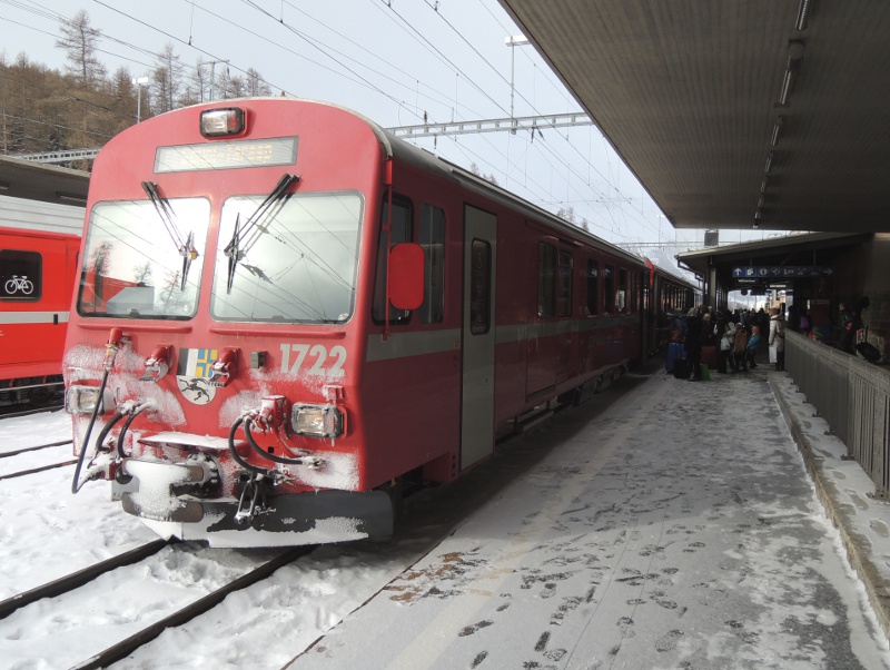 RhB-Steuerwagen in Pontresina