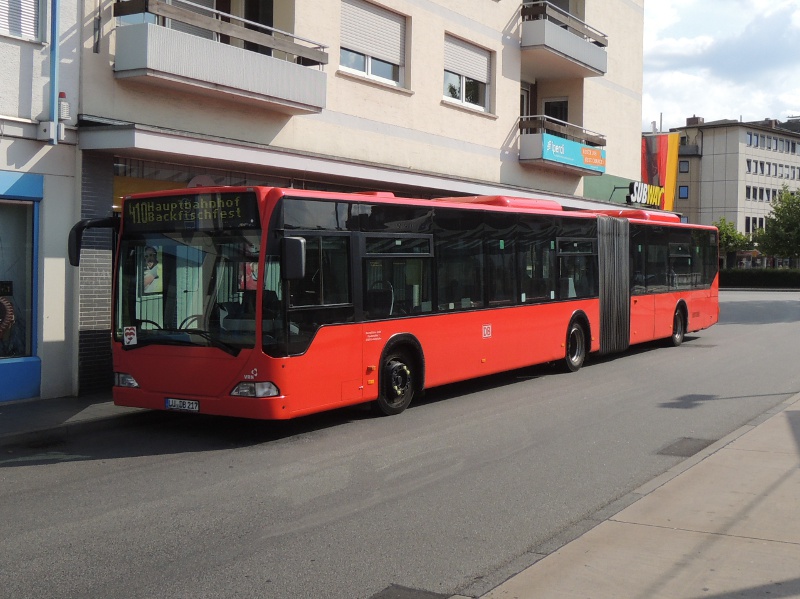 Neuerer Mercedes-Gelenkbus von Rheinpfalzbus