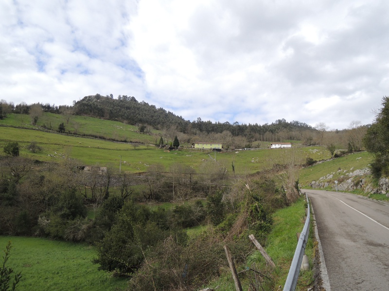 Weg von Puente Viesgo zur El-Castillo-Höhle