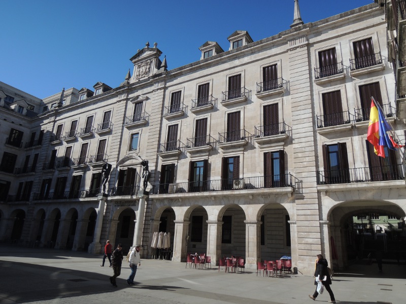 Umbauter Platz in Santander