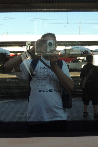 Selfie mit London-Underground-T-Shirt