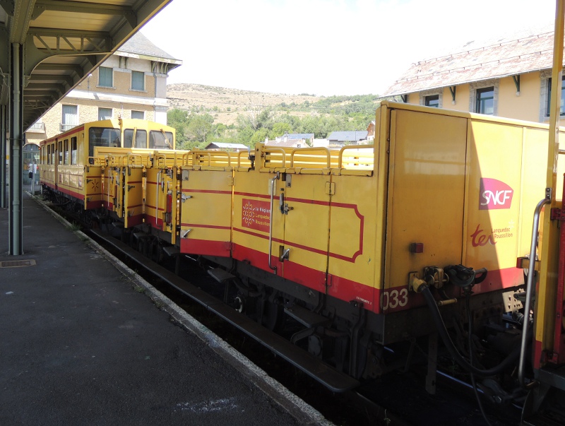 Offener Sommerwagen des Train jaune