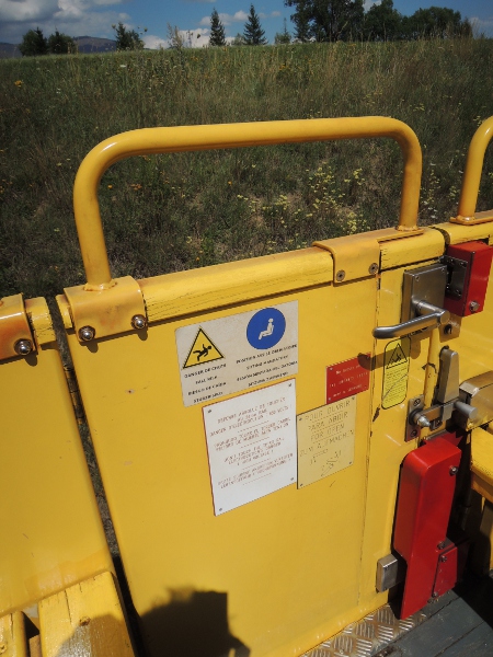 Schließmechanismus der Türen im offenen Wagen des Train jaune