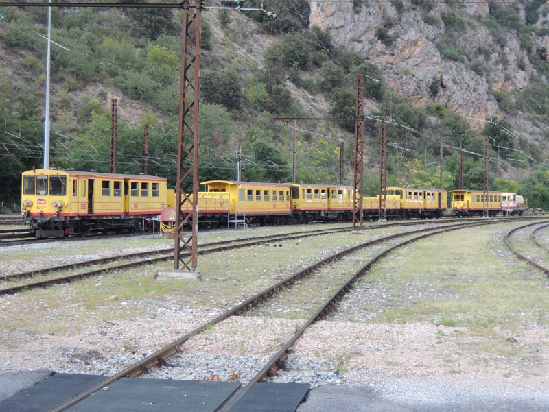 Komplette Garnitur des Train jaune